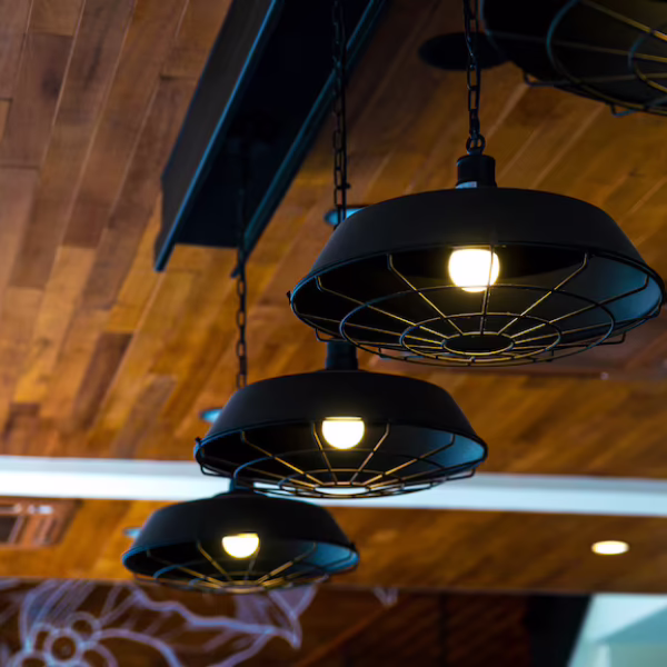 lamps-modern-cafe_1339-2799