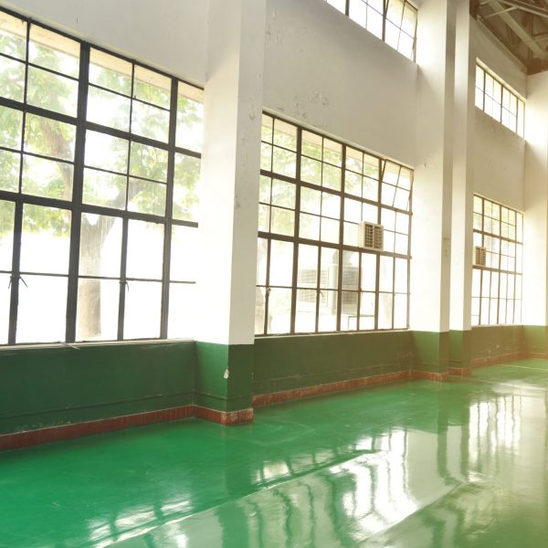 pool-with-windows-it-min